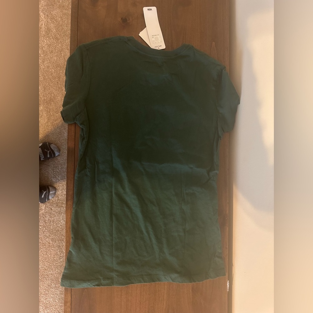 Green Bay Packers Women’s Graphic Tee – NWT - Picture 5 of 5
